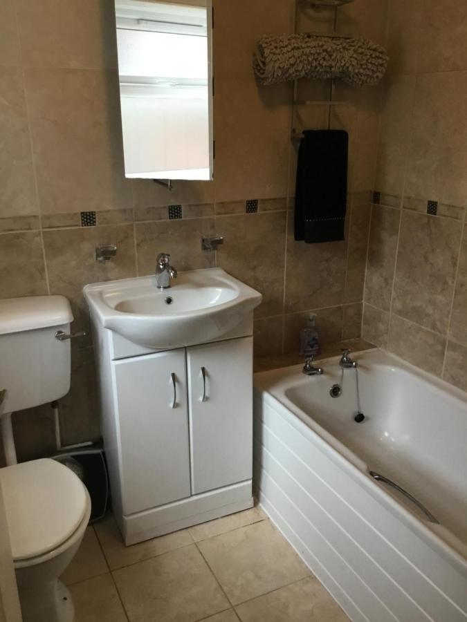 2 Bed Cottage Честър Екстериор снимка