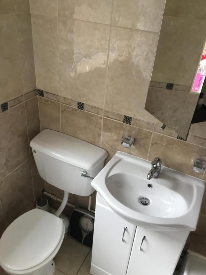 2 Bed Cottage Честър Екстериор снимка