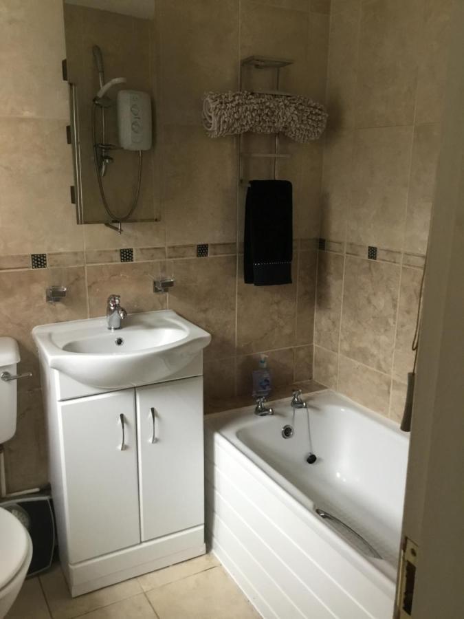 2 Bed Cottage Честър Екстериор снимка