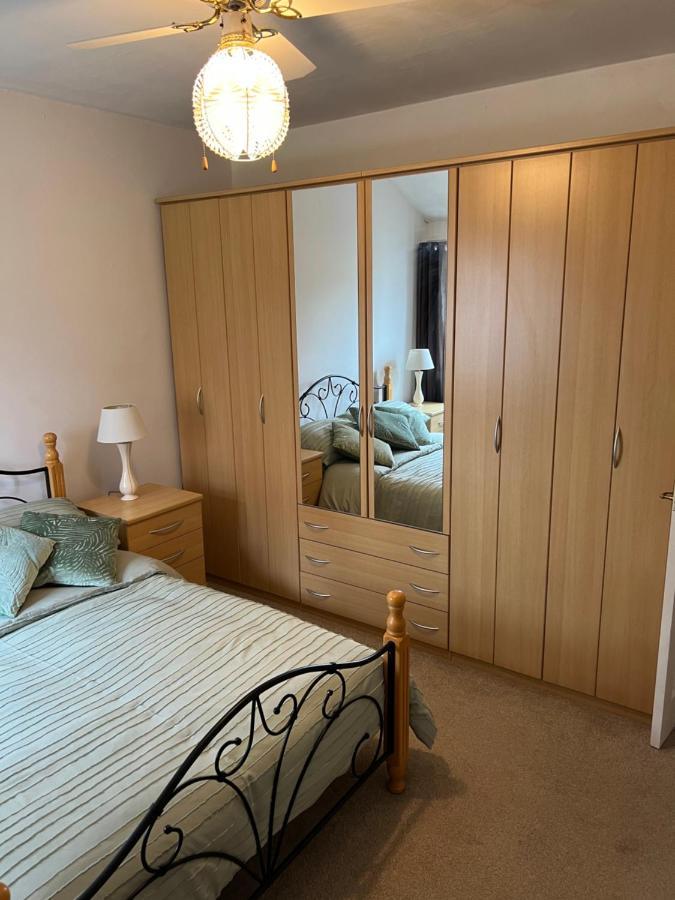 2 Bed Cottage Честър Екстериор снимка