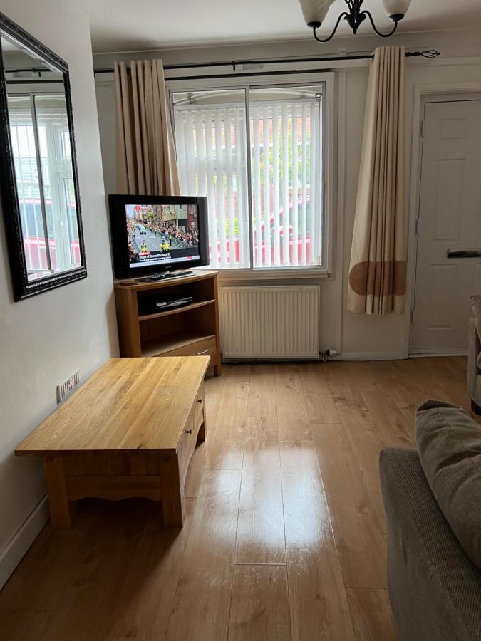 2 Bed Cottage Честър Екстериор снимка